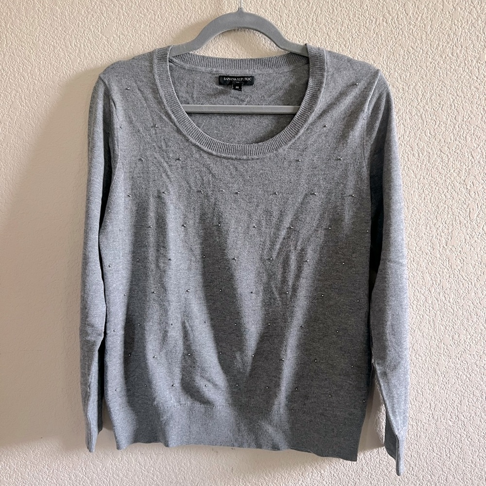 BR Factory Grey cotton blend sweater with silver bead embellishment - seize M